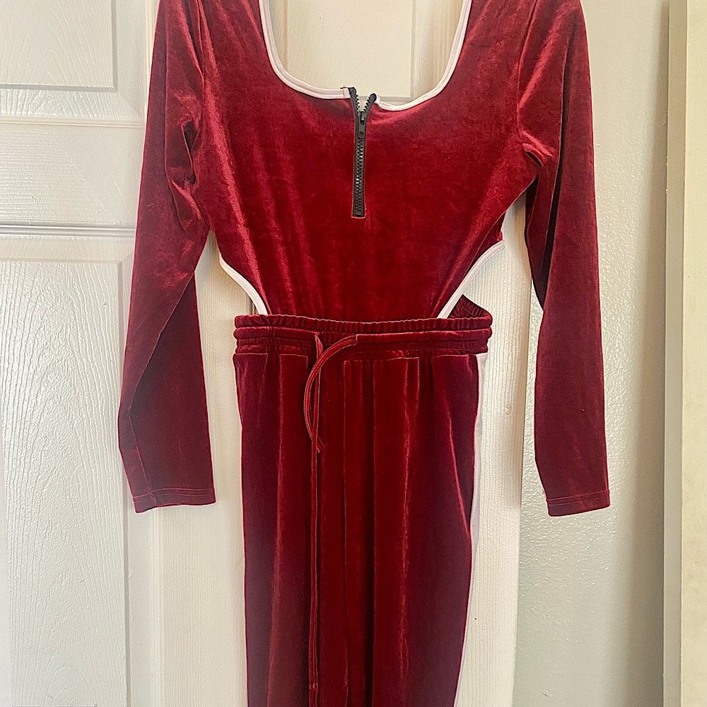 One-piece athletic romper suit